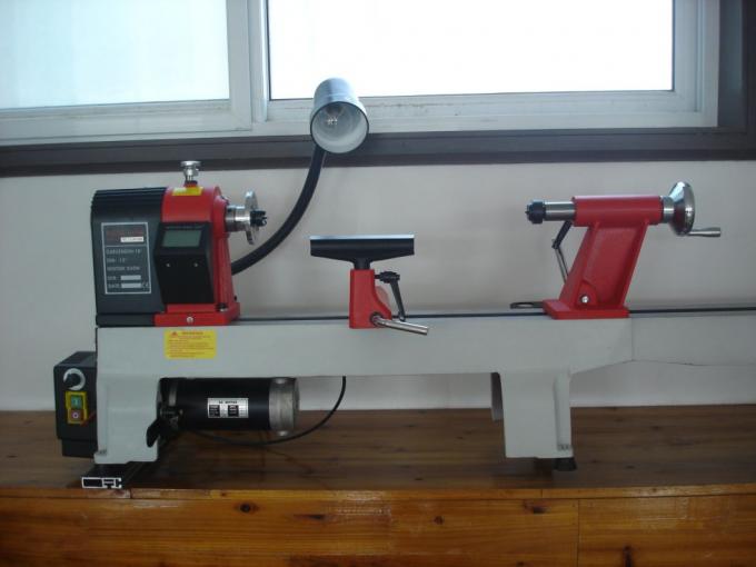 เครื่องกลึงไม้ขนาดเล็กแบบปรับความเร็วได้ โครงสร้างเหล็กหล่อ กลึงหยาบ 500rpm 1