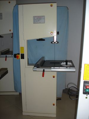 เครื่องเลื่อยสายพาน 220V ISO 3HP เครื่องเลื่อยสายพานแนวนอน