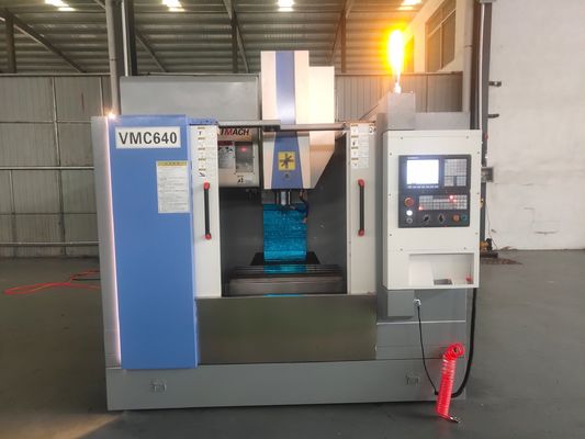 Vmc550L เครื่องกลึงโลหะซีเอ็นซี GS รับรอง ซีเอ็นซี เครื่องกัดแนวตั้ง